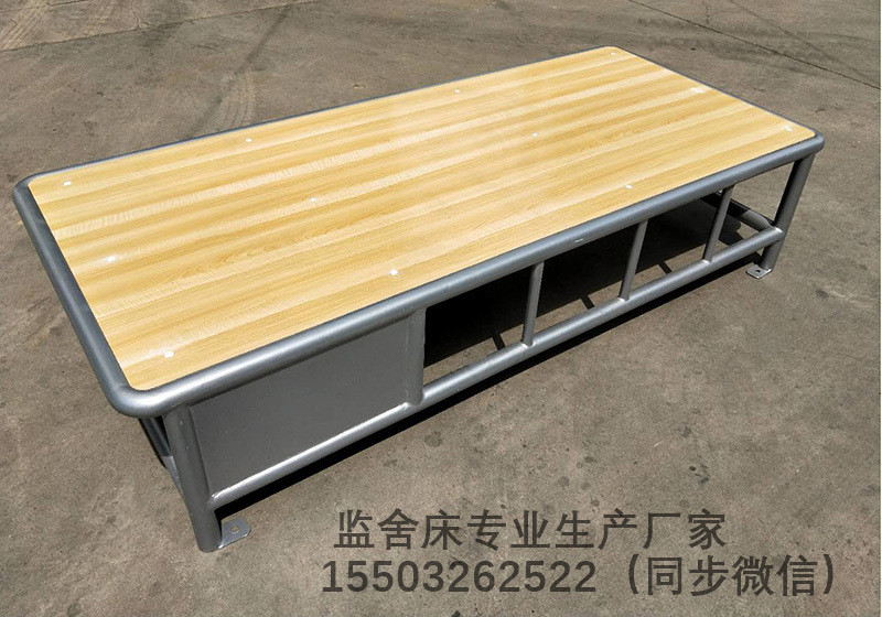 䶾